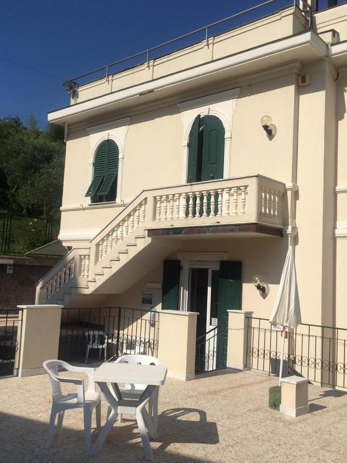 B&B Oasi Regina Pacis Санта-Маргерита-Лигуре Экстерьер фото