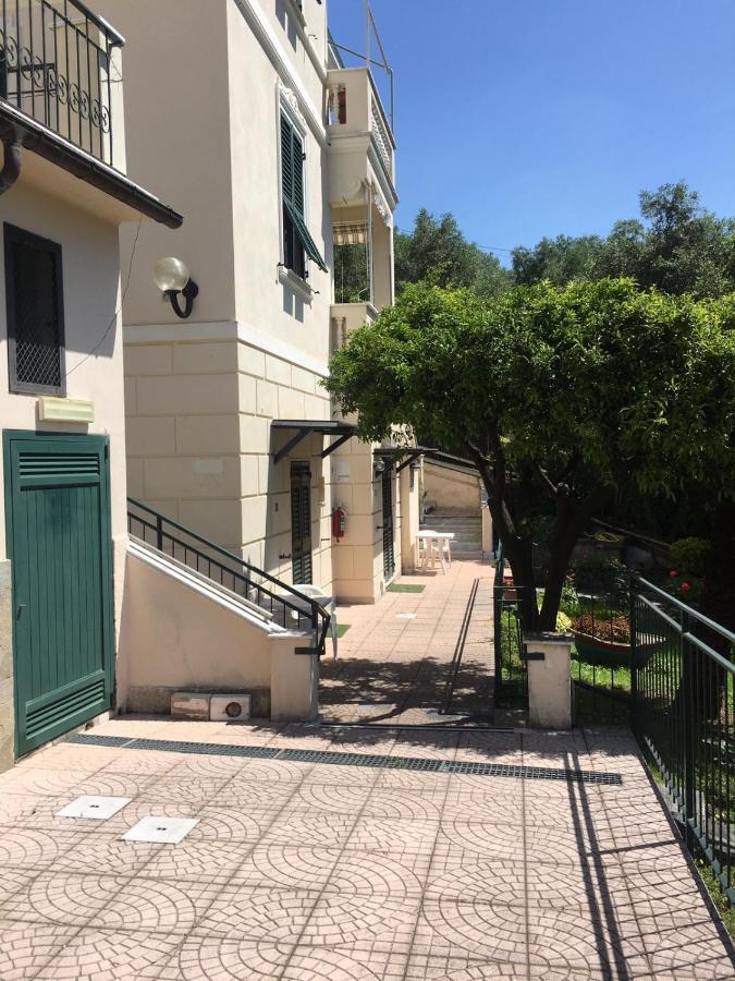 B&B Oasi Regina Pacis Санта-Маргерита-Лигуре Экстерьер фото
