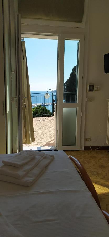 B&B Oasi Regina Pacis Санта-Маргерита-Лигуре Экстерьер фото