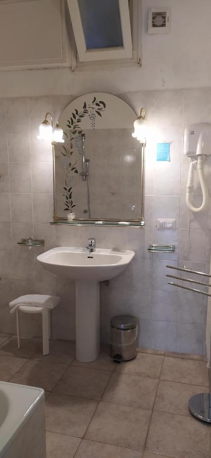 B&B Oasi Regina Pacis Санта-Маргерита-Лигуре Экстерьер фото