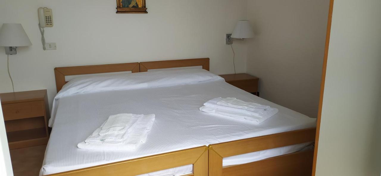 B&B Oasi Regina Pacis Санта-Маргерита-Лигуре Экстерьер фото