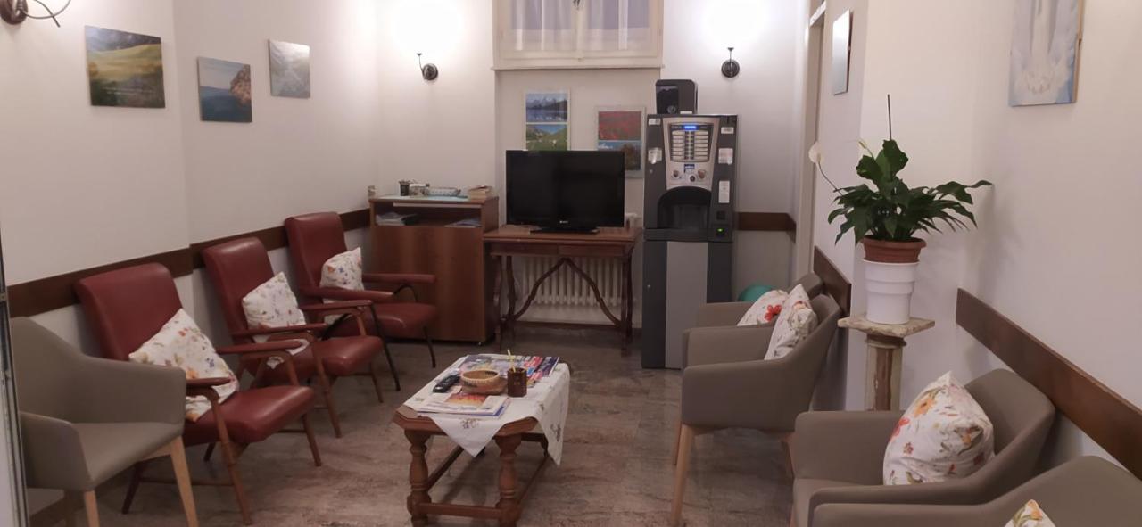 B&B Oasi Regina Pacis Санта-Маргерита-Лигуре Экстерьер фото