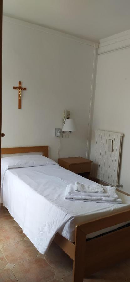 B&B Oasi Regina Pacis Санта-Маргерита-Лигуре Экстерьер фото
