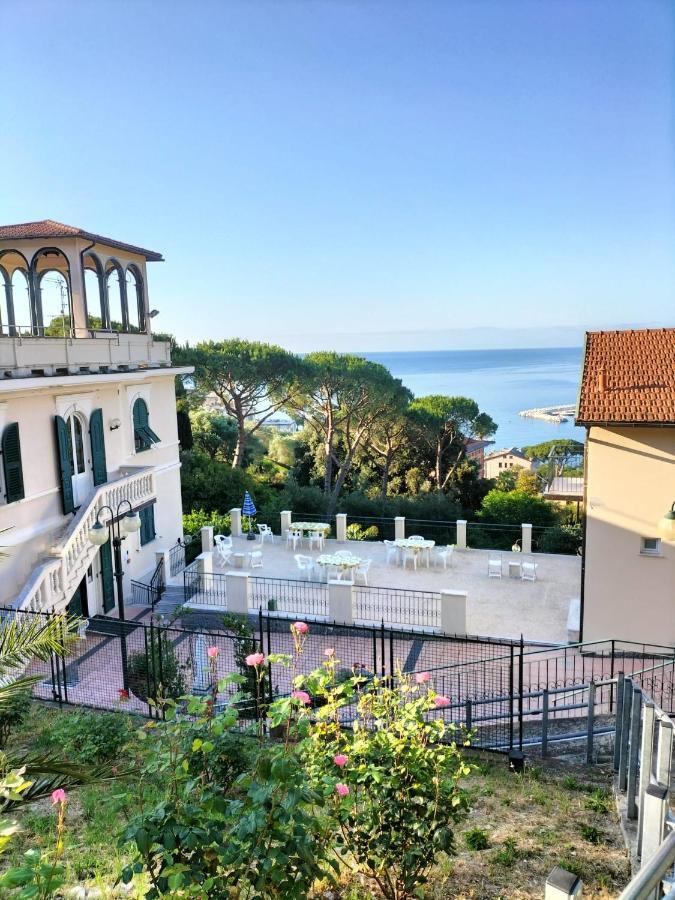 B&B Oasi Regina Pacis Санта-Маргерита-Лигуре Экстерьер фото
